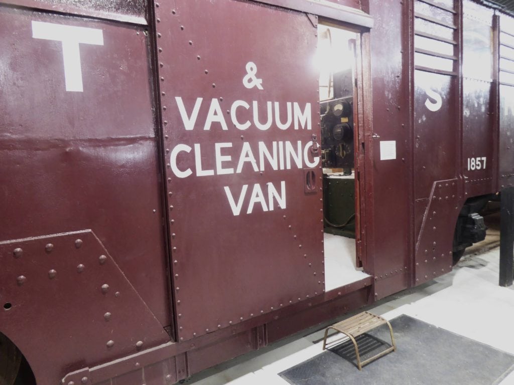 LT&SR vacuum cleaning van