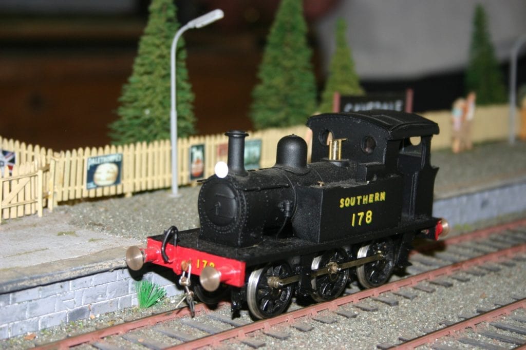 Cavedale's electrics being tested by John's P Class tank. [Ross S]