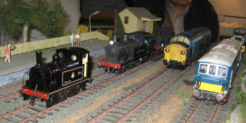 Redbridge shunting loco, ex-LSWR, visits our layout [Rob M]