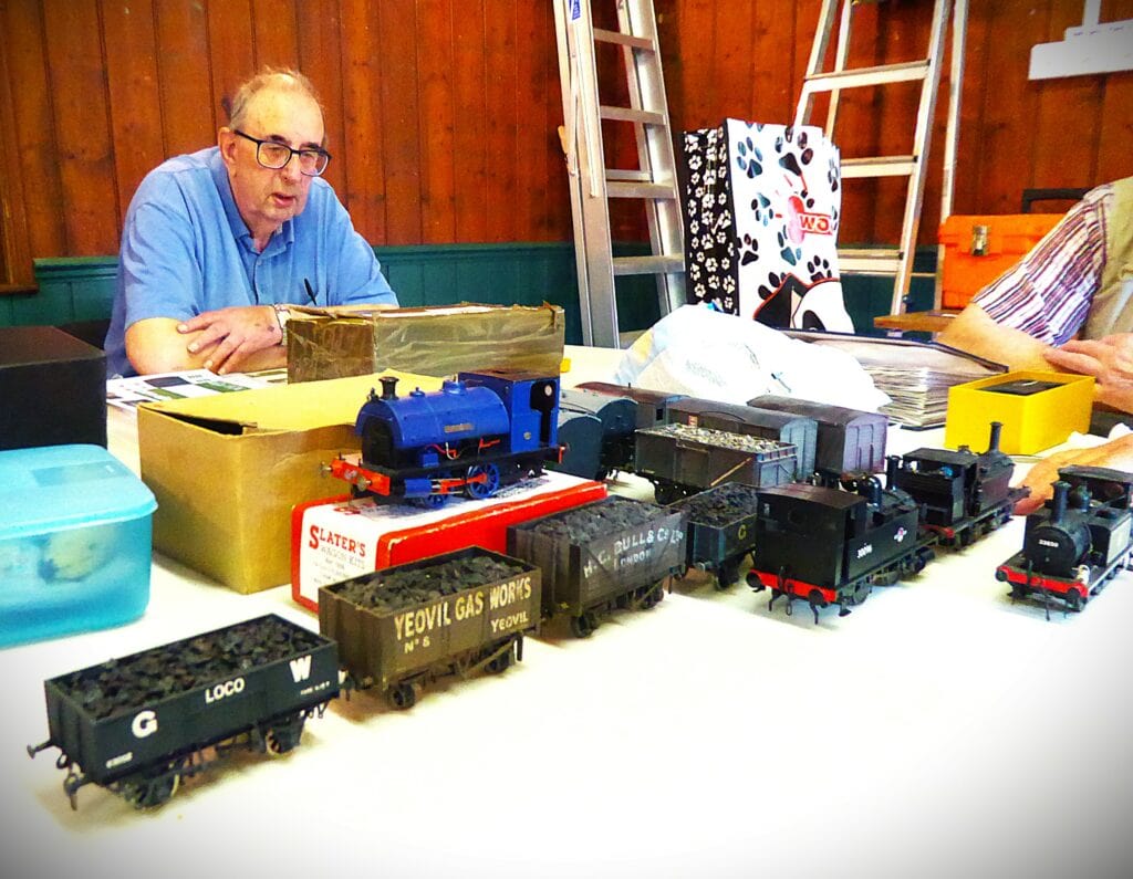 EKOGG 240717 Modelling table Locos from Geoff R