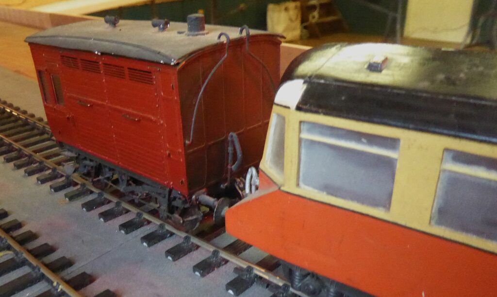 EKOGG 241204 GWR railcar wit tail traffic Geoff R