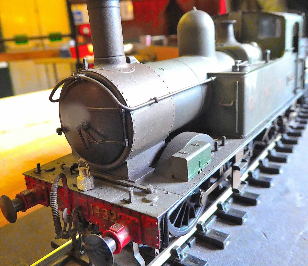 EKOGG 250416 GWR 0-4-2T 1432 Front view Fred C