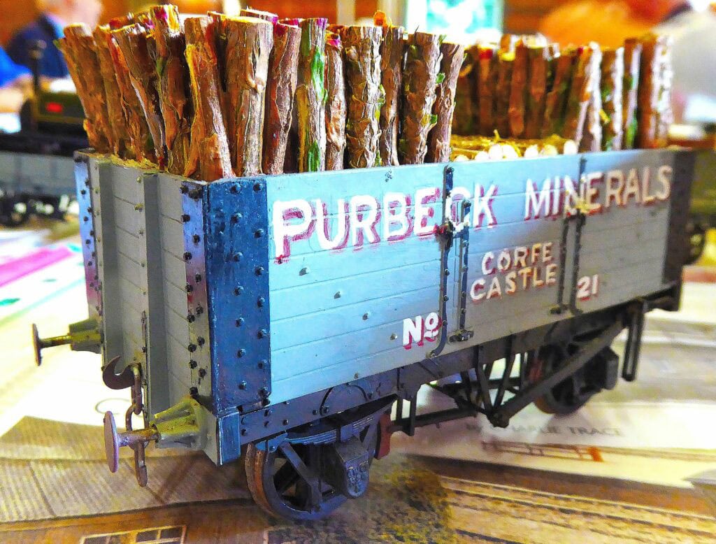 EKOGG 250426 PO wagon with pit props RobM