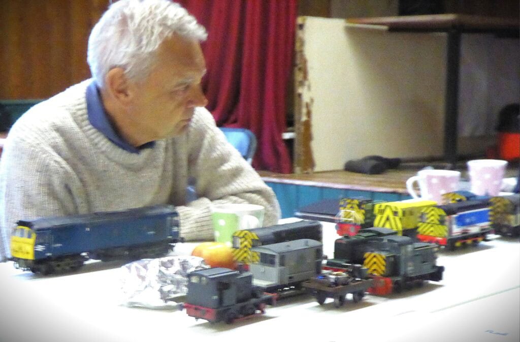 EKOGG 260401 Steve with some of his diesels
