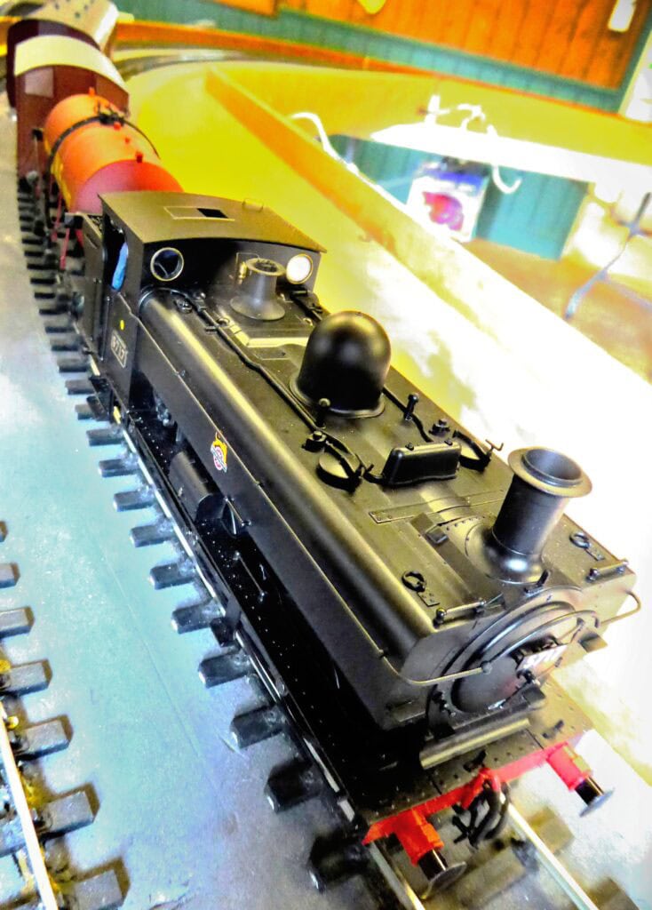 EKOGG 260414 gwr pannier and short goods train Rob