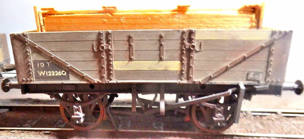 EKOGG 260819 4-wheel open wagon with timber load