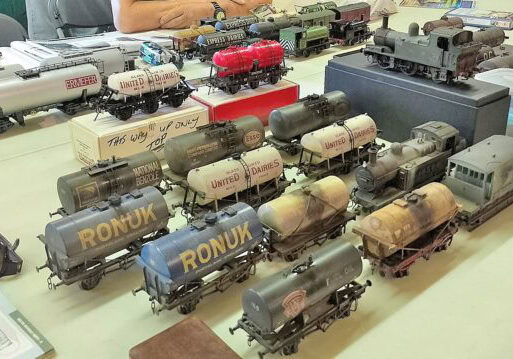 Some of the tank wagons run on the roundy.