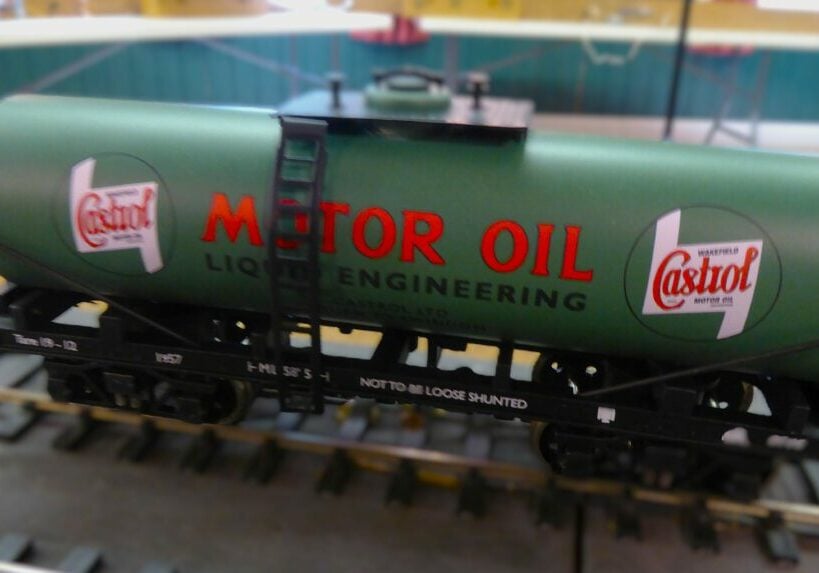 18 Bogie tank wagon Castrol oil Roger H